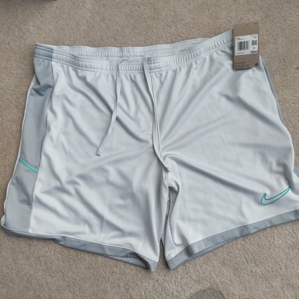 NWT Nike XXl Mens Dri-Fit Academy HJ3796-025 Light Grey Football Soccer Shorts